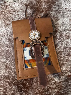Back cinch saddle cell phone holder